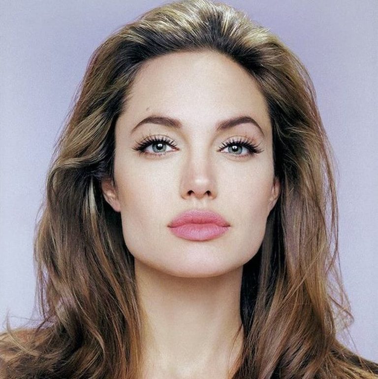 what is Angelina Jolie net worth, What is Angelina Jolie Net Worth 2022, Angelina Jolie Cars Details, Angelina Jolie income detail, Angelina Jolie net worth 2022, Angelina Jolie net worth detail, Angelina Jolie nominations, Angelina Jolie personal info, Angelina Jolie real estate, Angelina Jolie salary, Angelina Jolie worth 2021, famous American actress net Worth, famous Celebrity Net Worth, Is Angelina Jolie a billionaire