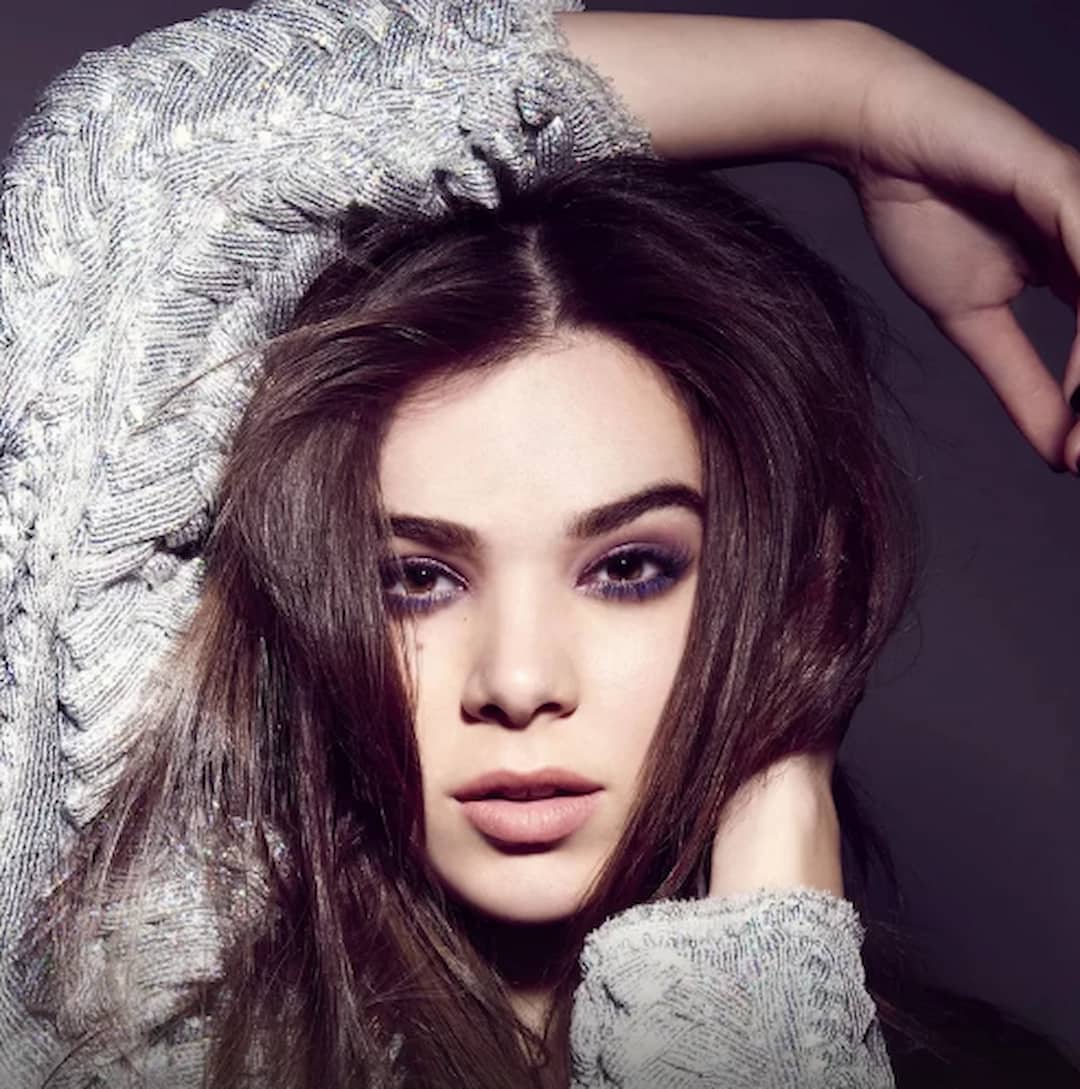 Amazing Facts About Hailee Steinfeld, celebrities cool facts, celebrities facts, cool random fact, Facts About Famous Actors, facts about famous personalities, Facts About Hailee Steinfeld, Hailee Steinfeld biography, Hailee Steinfeld Early life, Hailee Steinfeld Facts, Hailee Steinfeld filmography, Hailee Steinfeld fun facts, Hailee Steinfeld latest facts, Hailee Steinfeld net worth, Hailee Steinfeld new facts, Hailee Steinfeld parents, Hailee Steinfeld top facts, hot facts, latest celebrities facts, special about celebrities, Top facts
