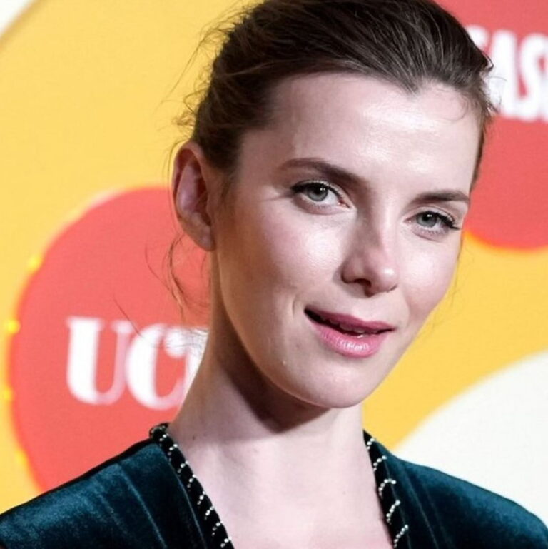 Actresses, American actresses, American celebrities, Beautiful American Celebrities, Celebrities, hot star, Hottest American Celebrities, Hottest American Girls, Hottest American Women, Models, Betty Gilpin, Betty Gilpin age, Betty Gilpin bikini pics, Betty Gilpin bra size, Betty Gilpin breast size, Betty Gilpin cup size, Betty Gilpin dress size, Betty Gilpin eyes color, Betty Gilpin favorite perfume, Betty Gilpin feet size, Betty Gilpin full-body measurements like her bra size, Betty Gilpin hair, Betty Gilpin height, Betty Gilpin hobbies, Betty Gilpin hot images, Betty Gilpin Instagram, Betty Gilpin net worth, Betty Gilpin personal info, Betty Gilpin shoe size, Betty Gilpin twitter, Betty Gilpin upcoming videos, Betty Gilpin wallpaper, Betty Gilpin weight