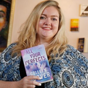 colleen hoover biography